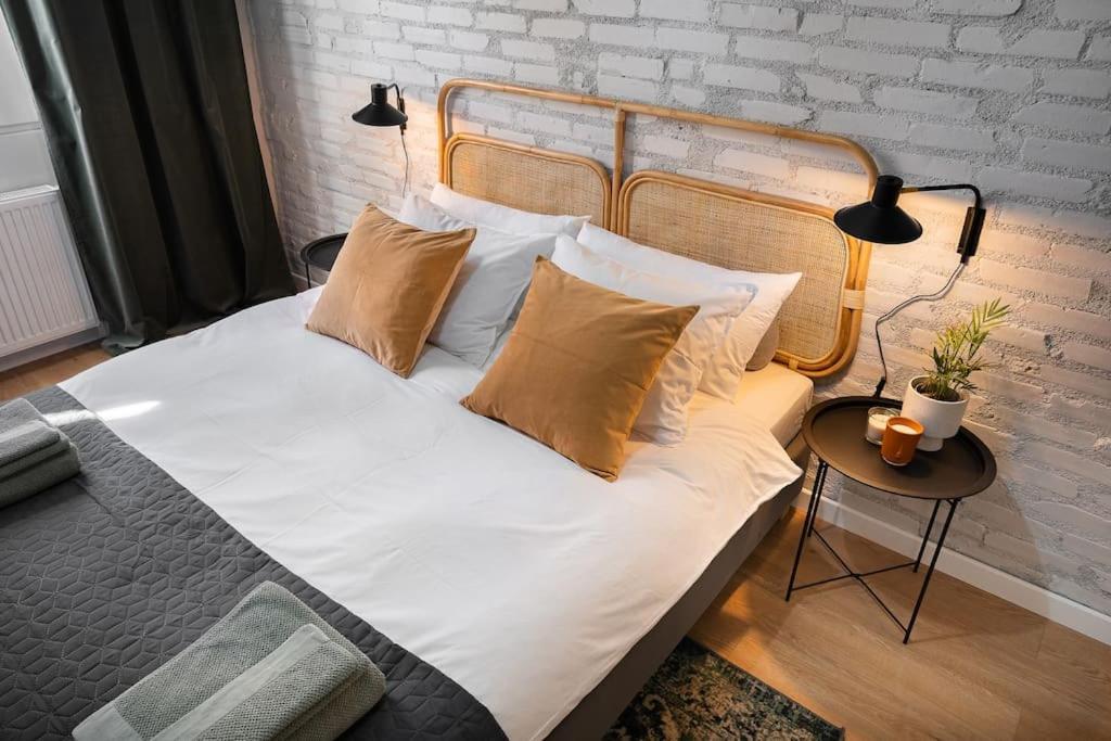 Old City Apartment - Self Check-In بوخارست المظهر الخارجي الصورة